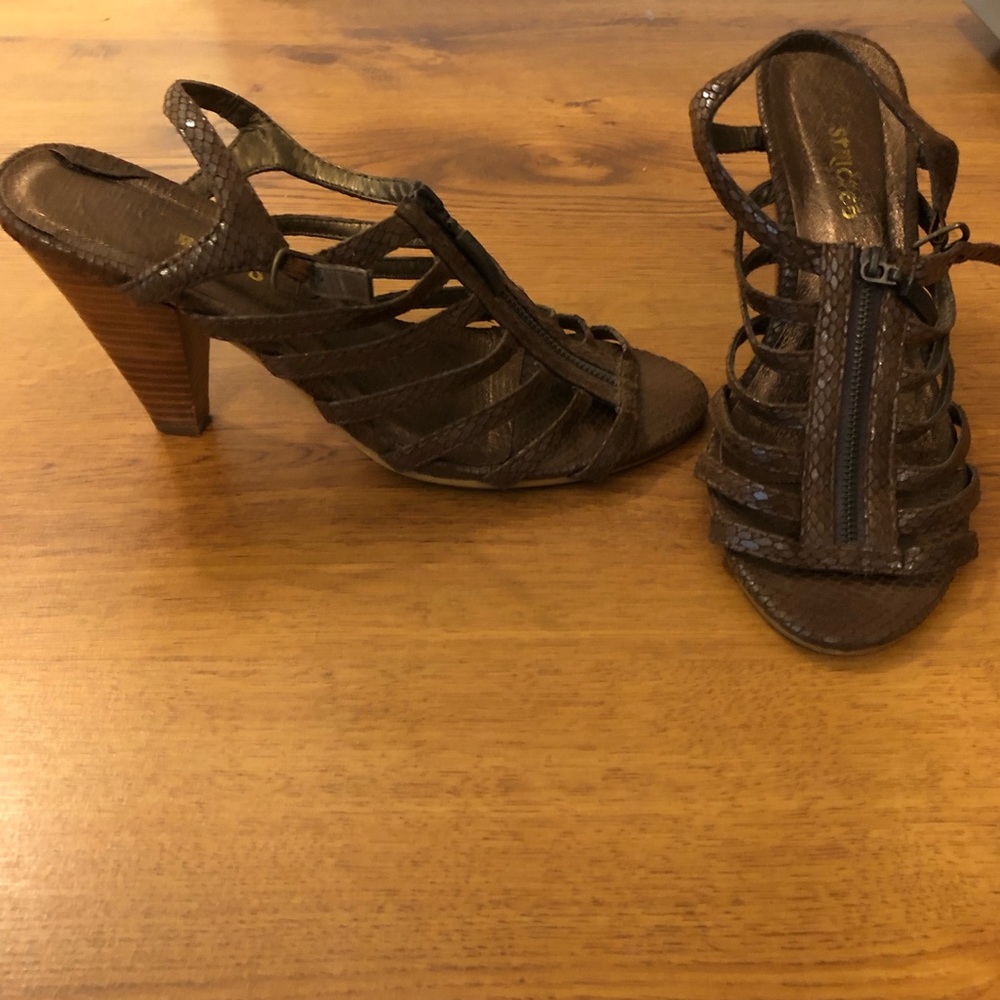 Heels - Picture 2 of 2